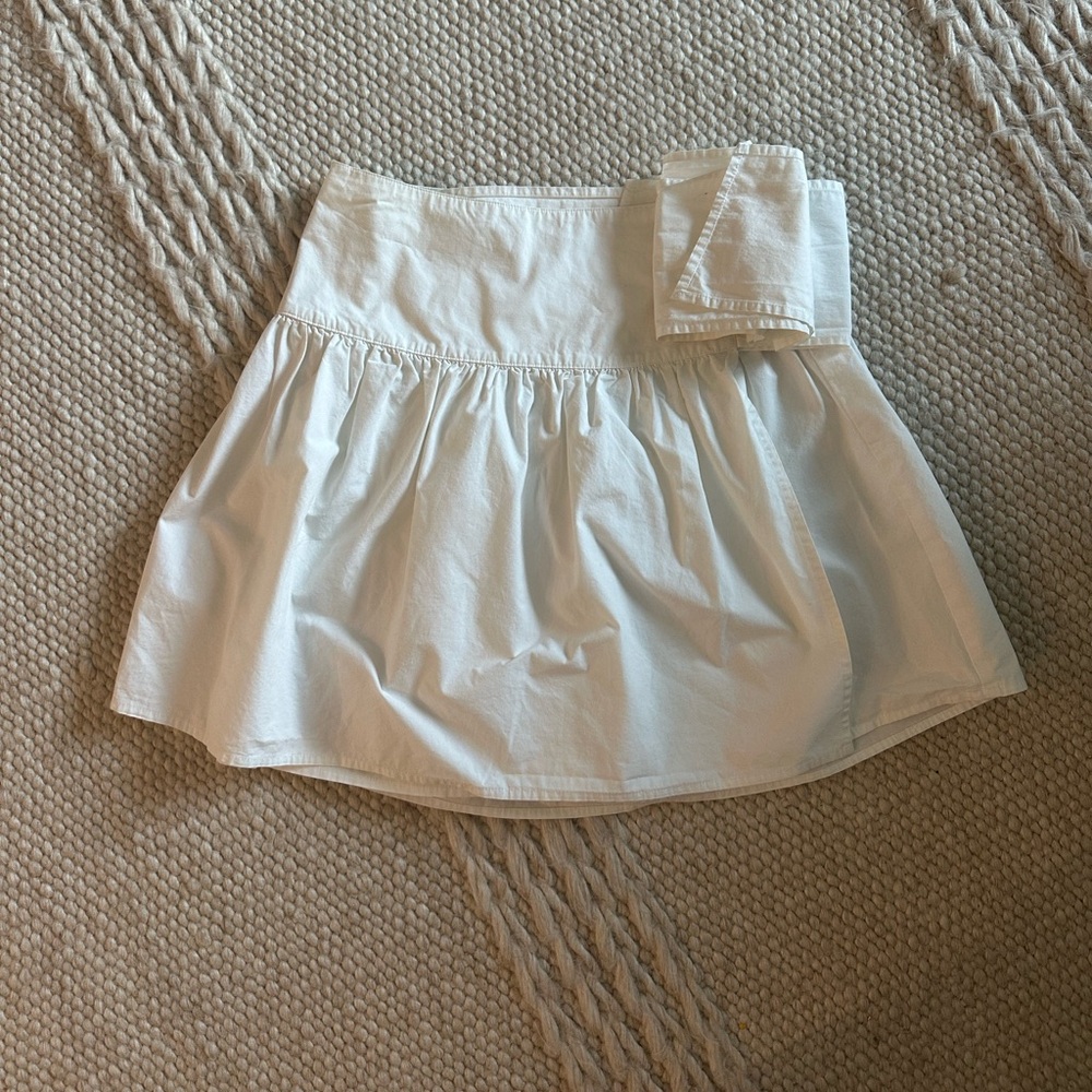 Island Company white wrap skirt, O/S, great condition